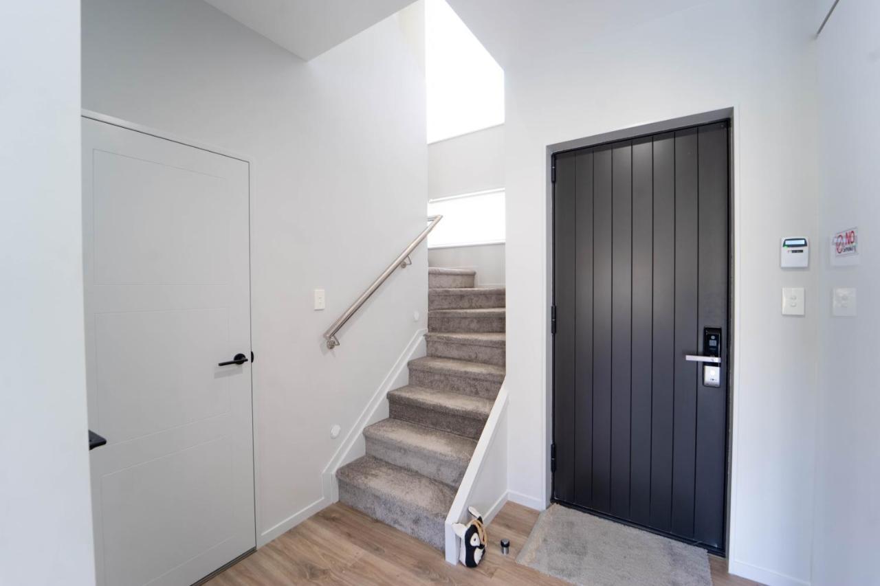 Modern Sunnyhills Town House Villa Auckland Exterior photo